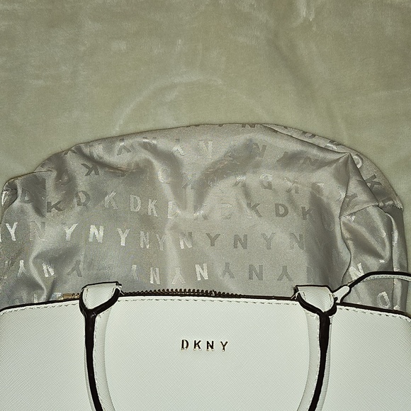 DKNY Handbag EUC - Picture 7 of 16
